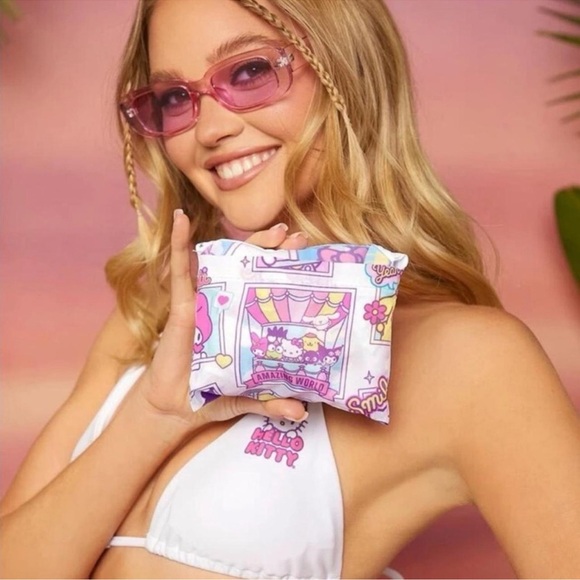 Hello Kitty Tote Bag - Picture 2 of 2